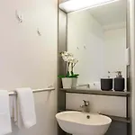Student Only Silver Ensuite Mid Level Chapter Islington