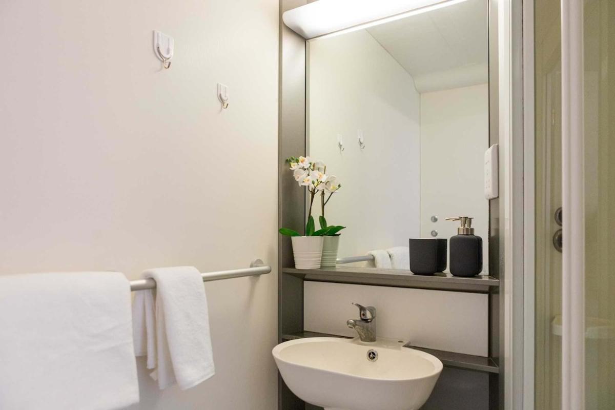 Apartment Student Only Silver Ensuite Mid Level Chapter Islington